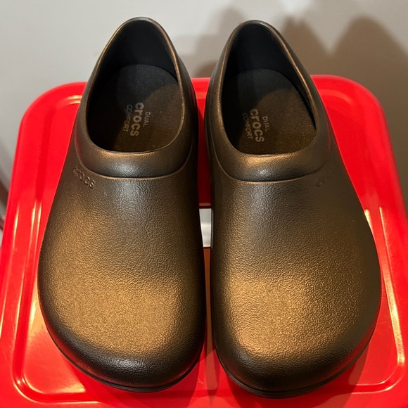 CROCS Black Dual Comfort Slip-Ons - Picture 3 of 7